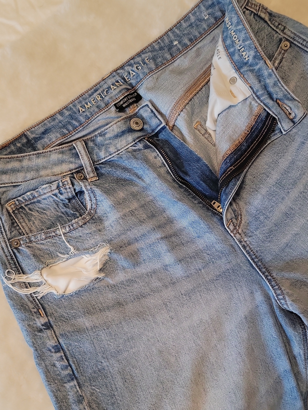 American Eagle Outfitters Light Wash Distressed Mom Jeans